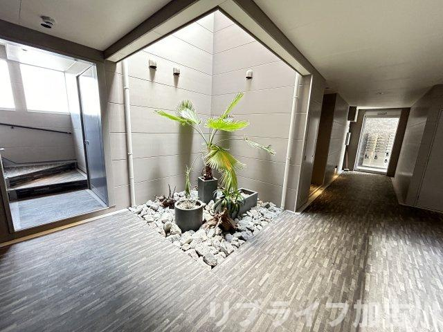 maison blancのエントランス