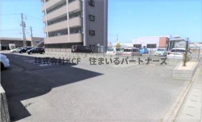 【駐車場】 | グリーンビル旗崎 | 駐車場があるので、車を買う予定の方も安心です