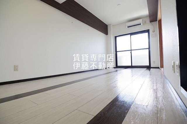 はやしビジデンスの居間・リビング