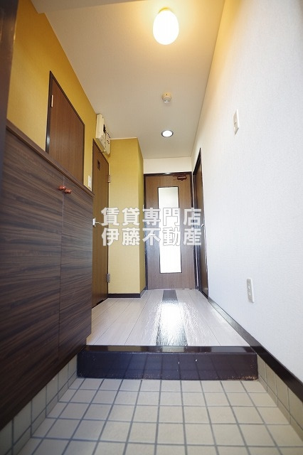 はやしビジデンスの玄関