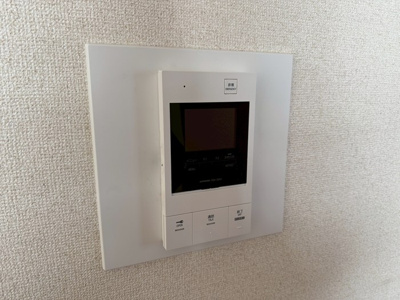 【セキュリティ】 | ベガプラザビル | 防犯対策に有効なカメラ付きインターホン！事前に来訪者の確認が出来るので慌てませんね♪