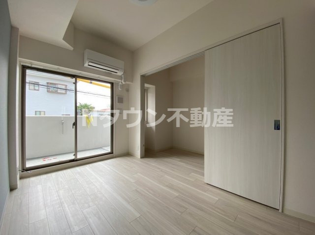 【居間・リビング】 | プレサンスNAGOYA覚王山 | こちらのリビングで趣味の時間をお楽しみください