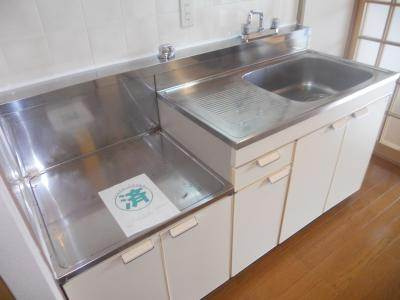 ミレニアム公和Ⅲのキッチン|二口ガスコンロ設置可