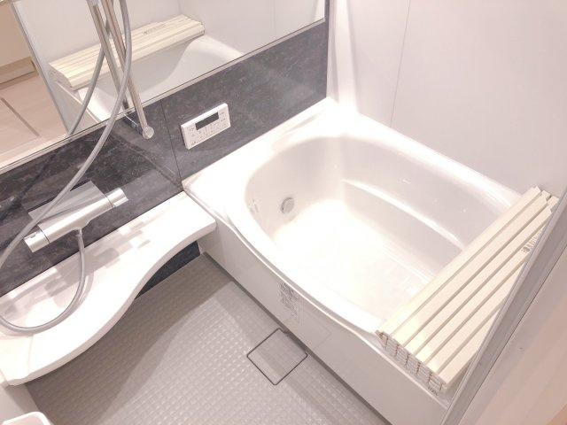 ディーシャンブル上浜町の浴室