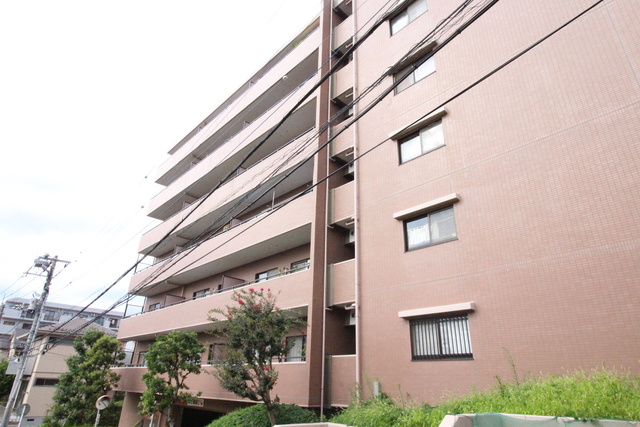 アーバンパーク市ヶ尾の外観
