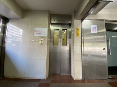 【その他共用部分】 | パークノヴァ横浜弐番館 | お買い物時やベビーカーの出し入れに便利なエレベーター付です。