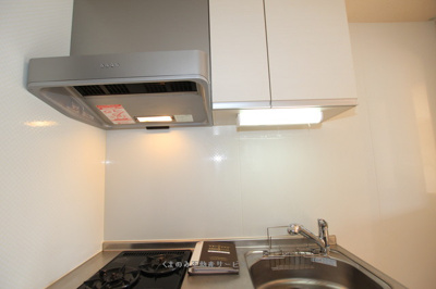 【キッチン】 | サンミシェル | コンパクトなキッチンで掃除もラクラク
サン=ミシェル205号室　2020/12/25撮影