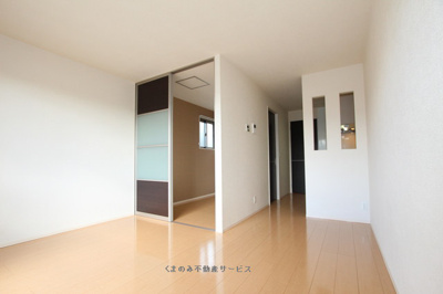 【居間・リビング】 | サンミシェル | ゆったりとしたリビングです
サン=ミシェル205号室　2020/12/25撮影