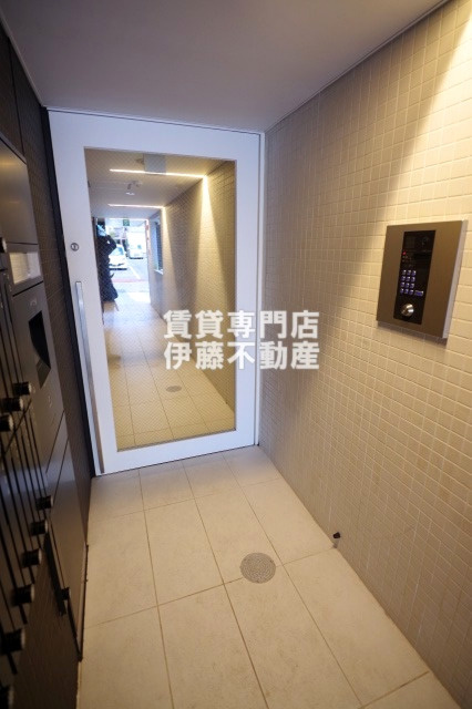 COZY菊井のエントランス