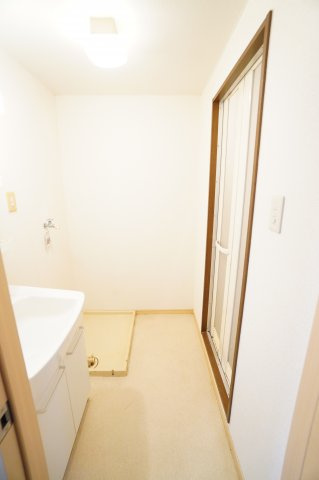 【洗面所】 | しいの木ハウス | ※同物件・反転タイプの写真です。