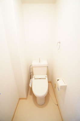 【トイレ】 | しいの木ハウス | ※同物件・反転タイプの写真です。