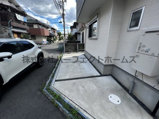 出口戸建て　賃貸の駐車場|駐車場に車を止められます