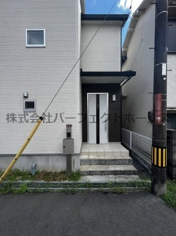 出口戸建て　賃貸のエントランス|エントランスです