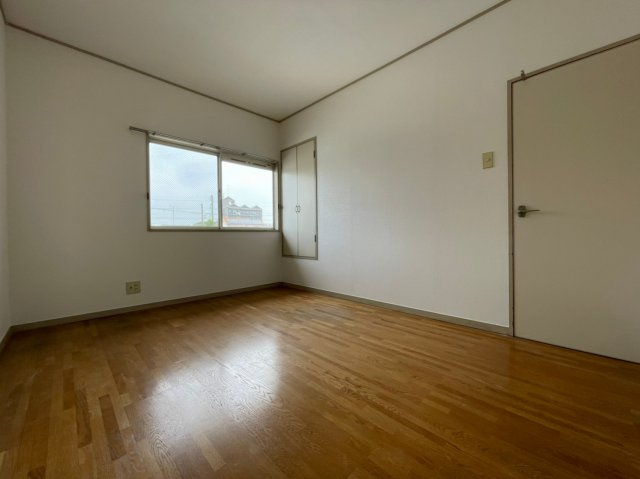 タウンハウス伊川谷の寝室