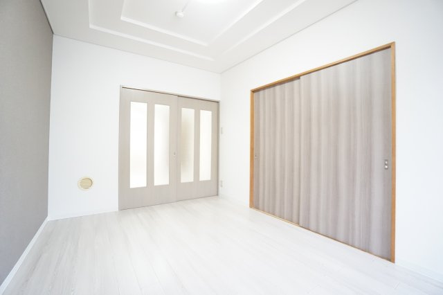 【洋室】 | ガーデンプレイスめいわ | ※同物件、同タイプ、間取り反転のお部屋です