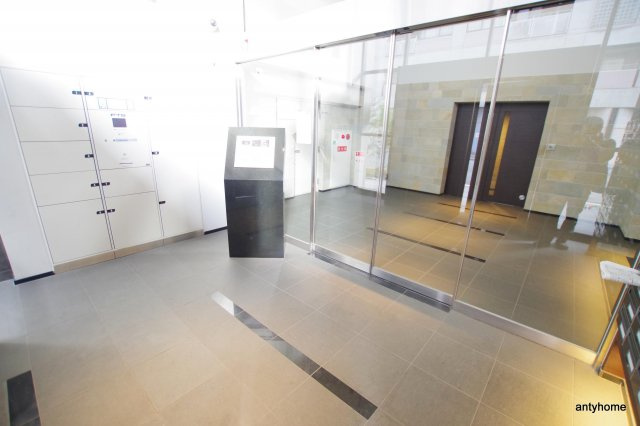 レジュールアッシュ大阪城ノルド　仲介手数料無料のロビー