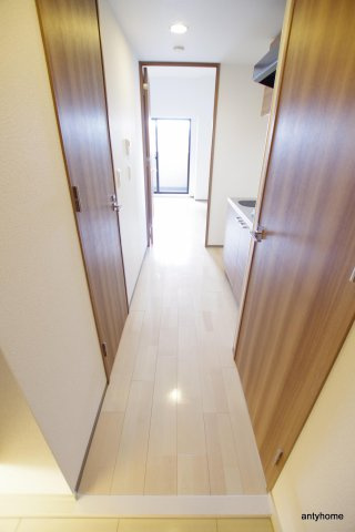 レジュールアッシュ大阪城ノルド　仲介手数料無料の玄関