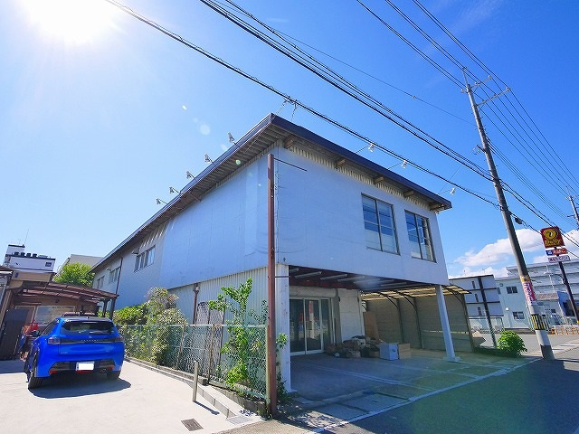 北之庄西町1丁目店舗・事務所の外観|おしゃれな外観です