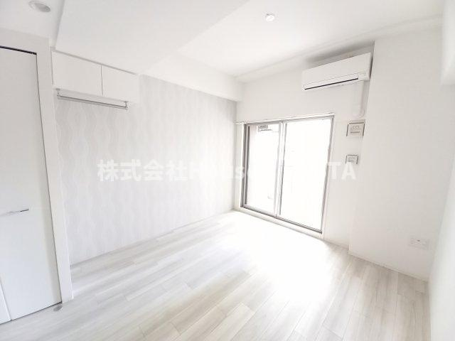 セレニテ神戸西クレアの洋室