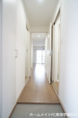 熊本市東区保田窪３丁目の賃貸マンションの玄関