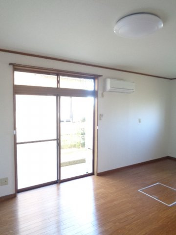 テラスハウス土屋の居間・リビング|※掲載写真は過去分の為、現況を優先します。