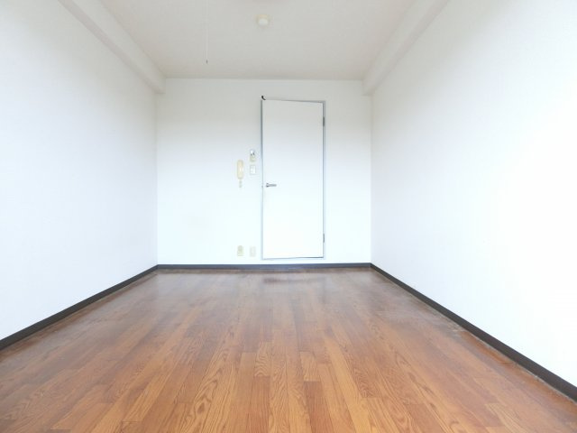 小林マンションの洋室