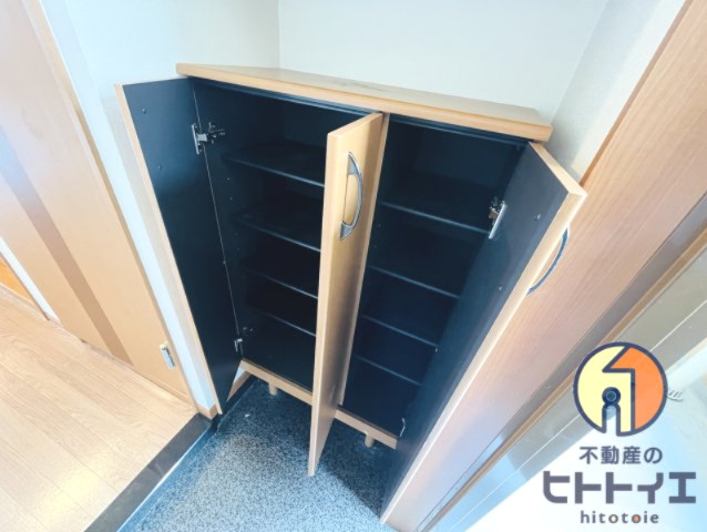 エバーグリーン国武の玄関|玄関シューズボックスです♪(下段)