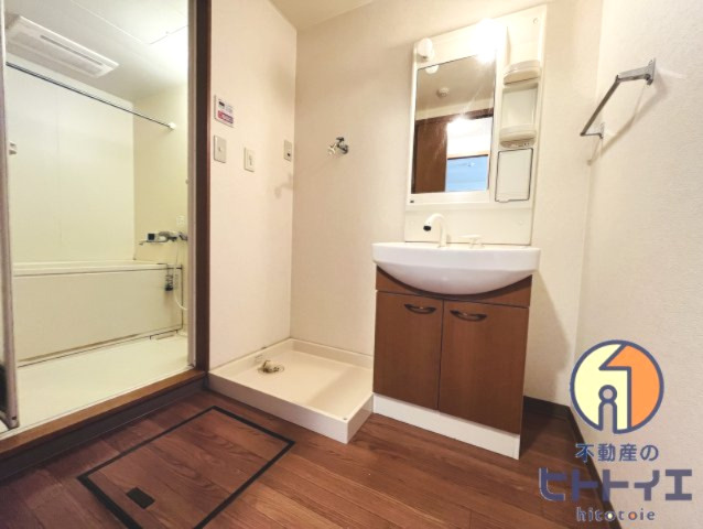 エバーグリーン国武の洗面所|脱衣スペースです♪