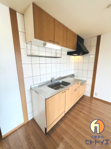 エバーグリーン国武のキッチン|調理スペースが広いキッチンです♪