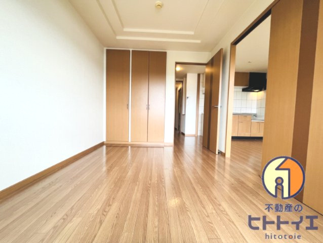 エバーグリーン国武の洋室|6帖の洋室です♪