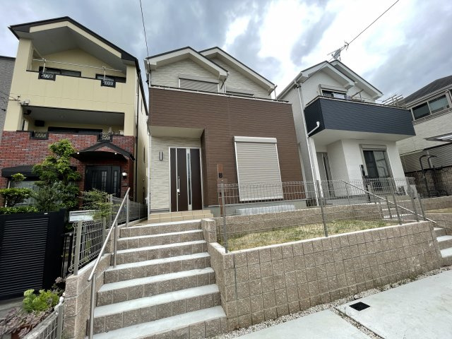 名東区松井町　全2棟　1号棟＜仲介手数料無料＞高針小・高針台中　新築一戸建ての前面道路含む現地写真|11/3撮影
名東区の不動産売買の事ならマックスバリュで住まい相談エムワイホームにお任せください。