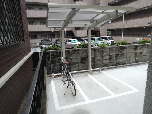 多摩市関戸２丁目のアパートのその他共用部分|駐輪場有り【プレシャスコート聖蹟】
