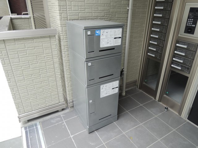 多摩市関戸２丁目のアパートのその他共用部分|宅配ボックス完備【プレシャスコート聖蹟】