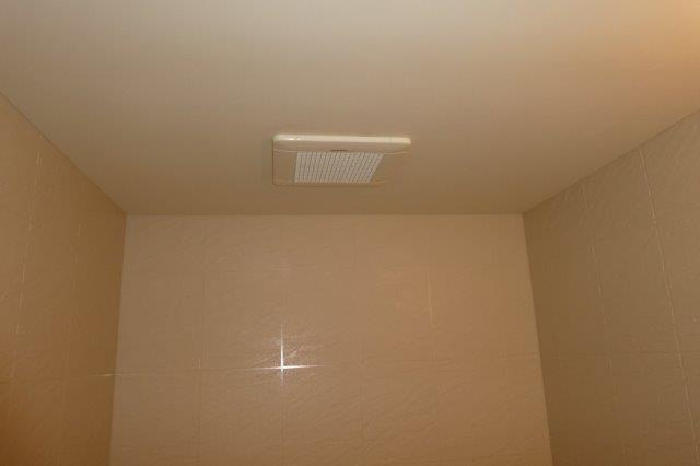 アヴェニールの浴室|浴室換気扇