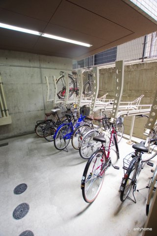 プレサンス梅田西　仲介手数料無料の駐車場