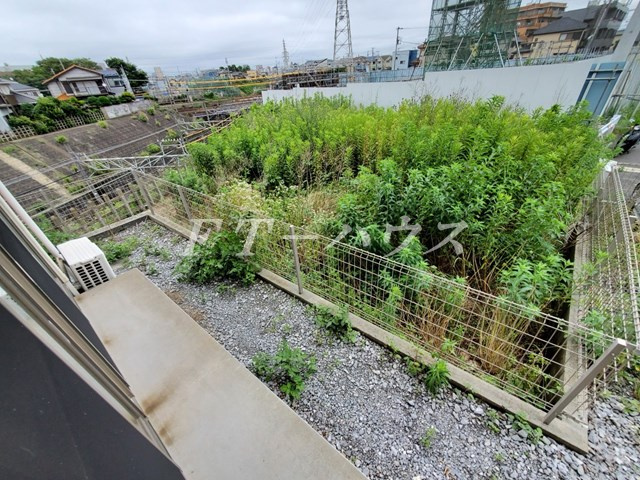 サンライズ三橋２の庭