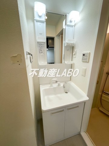 LIVIAZ NAMBA AIRYの洗面所