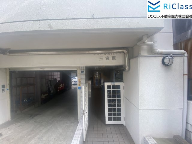 セントラルハイツ三宮東の駐車場