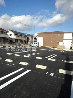 【駐車場】