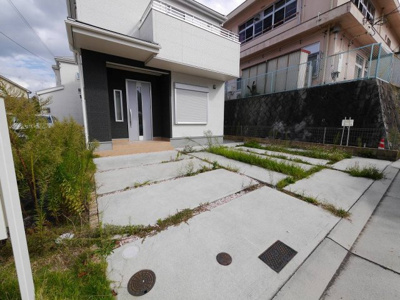 【駐車場】 | 唐櫃台1丁目中古戸建 | 並列３台可能♪