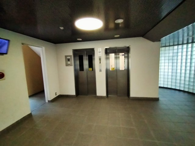 シティコーポ鴫野２号棟のその他共用部分|エレベーターは２基ございます。
