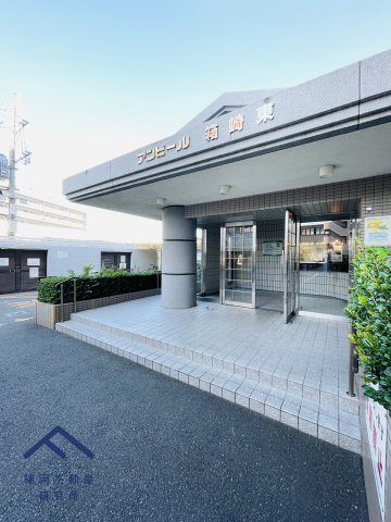 アンピール箱崎東のエントランス