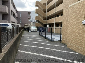 【駐車場】 | 敷地内に立体駐車場と駐輪場あります。