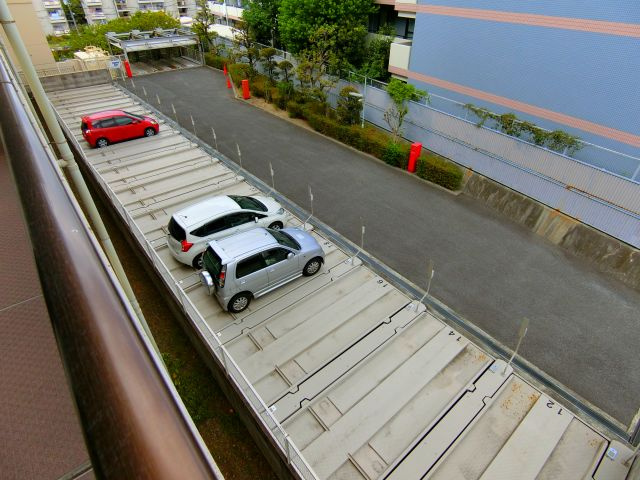 ハイマート宮山台の駐車場