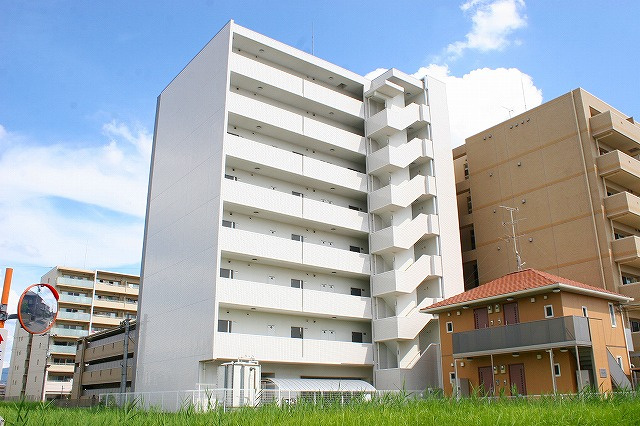 パールタウンの外観|落ち着いた雰囲気の外観です