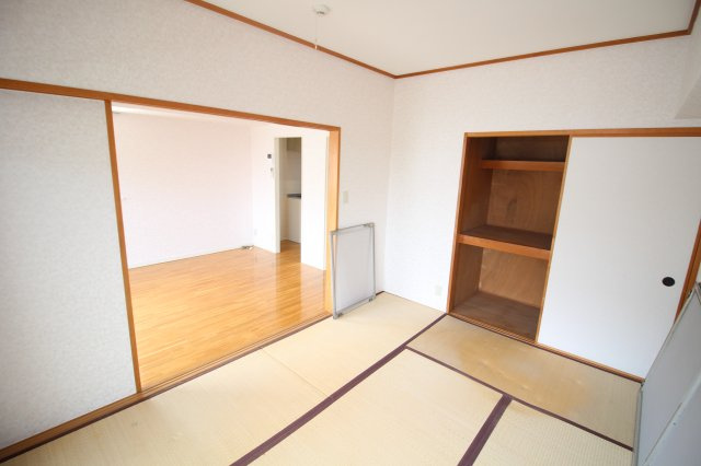 バードタウン3番館の和室