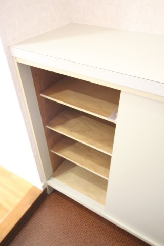 バードタウン3番館の玄関