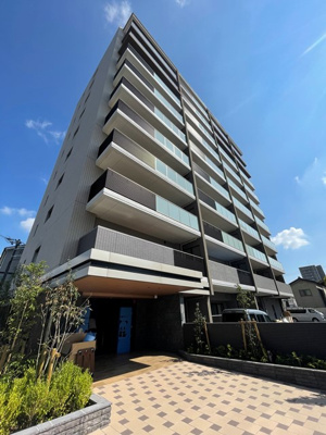 【外観】 | ポレスター松本大手ノースレジデンス | 大手の地名にふさわしく松本城の城門のように風格を醸すデザイン。