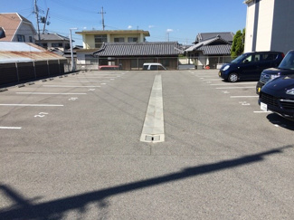 【駐車場】