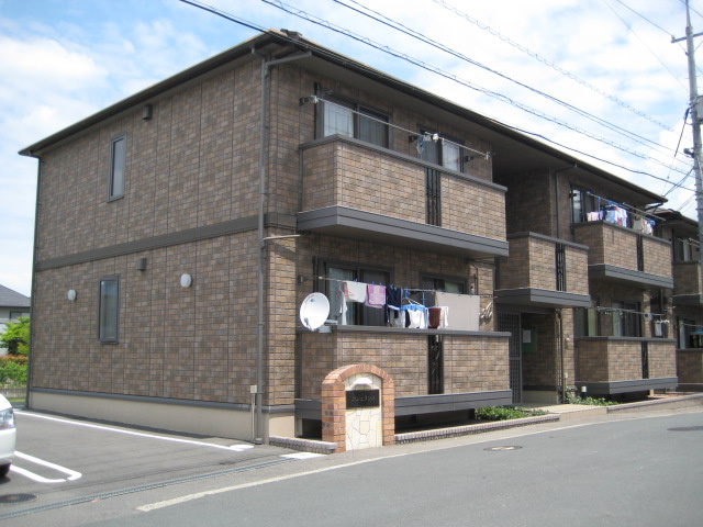 倉敷市鳥羽のアパートの外観